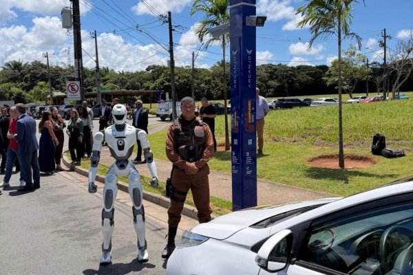 Alphaville implanta videomonitoramento inteligente, com robô humanoide Arcanjo, integrado ao programa Câmera Interativa